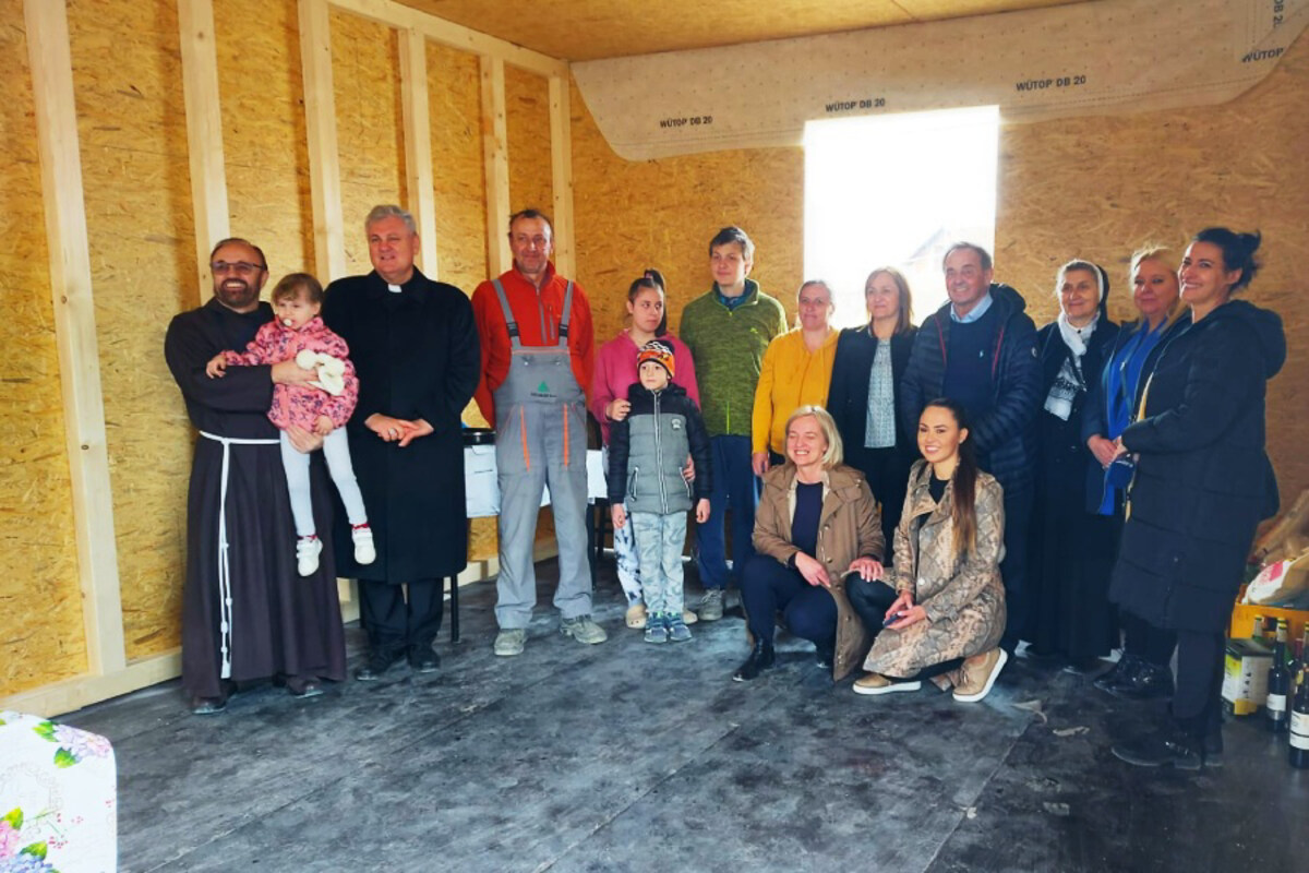 OD KONTEJNERA DO KUĆE: Pomogli smo izgraditi novi dom za obitelj Gavrić iz Petrinje!